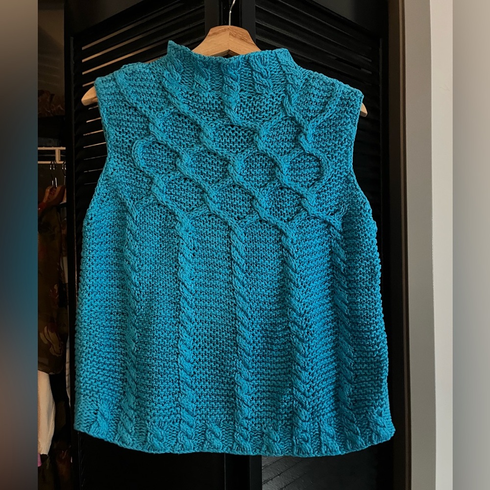 Ellen Tracy 100% Cotton Cable Knit Vest – Vibrant Teal Blue